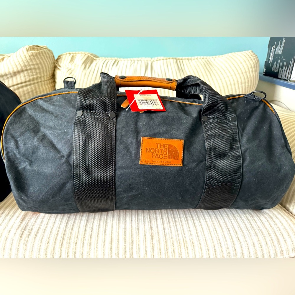 Brand new The Northface small duffle!